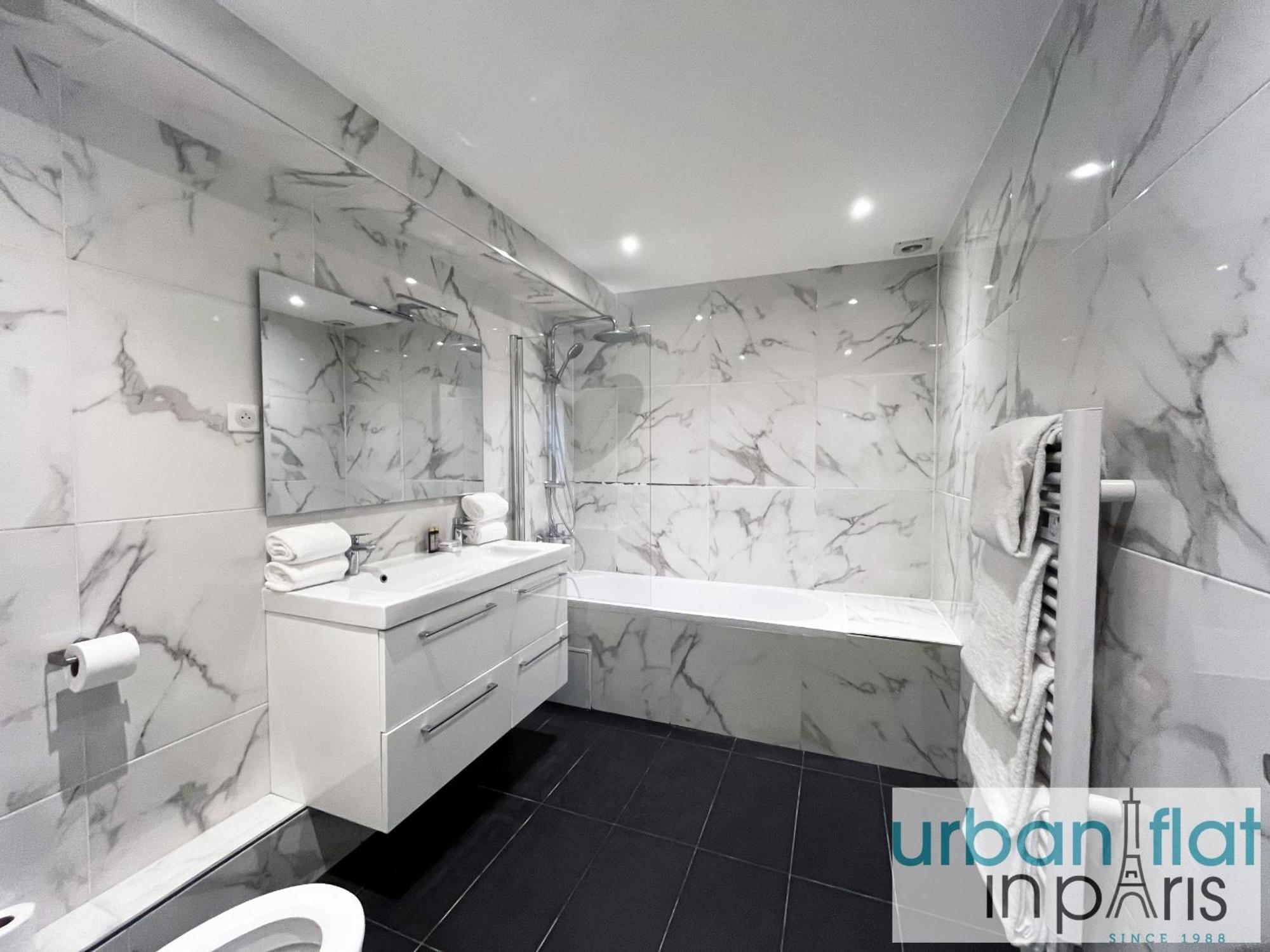 Urban Flat 182 - Spacious 4 Bedroom Flat In Paris Bagian luar foto